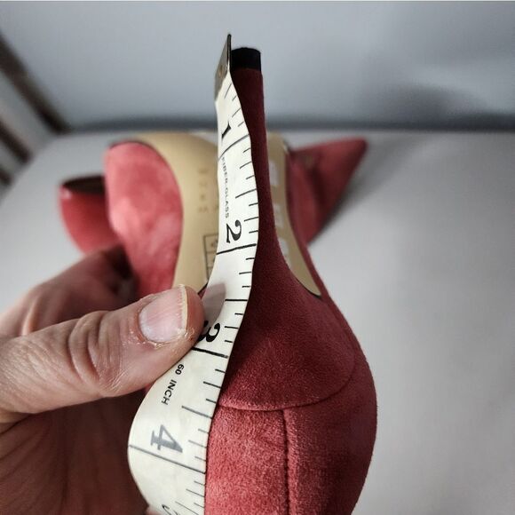 White House Black Market Hayden Fire Quartz Red Suede Pumps Size 5 New - Picture 7 of 7